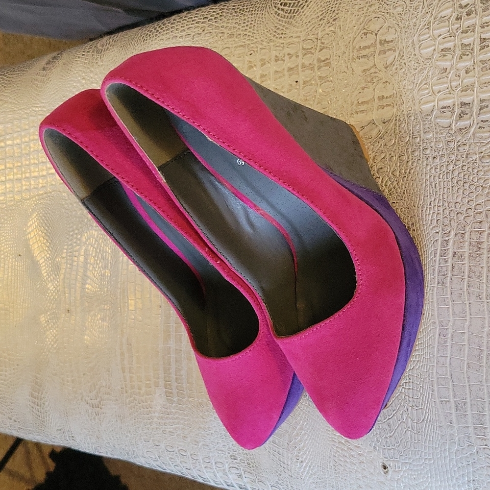 Shoes - Picture 3 of 3